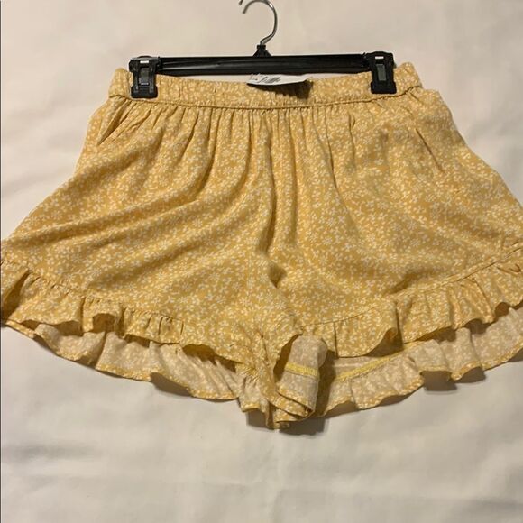 Abercrombie & Fitch High Waist Yellow Shorts with Ruffled Hem - Picture 1 of 8